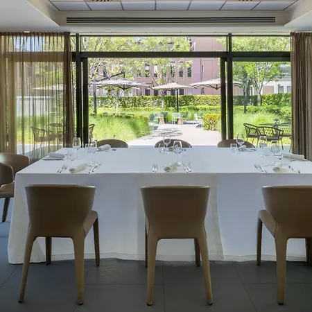 Fiera 4* ボローニャ